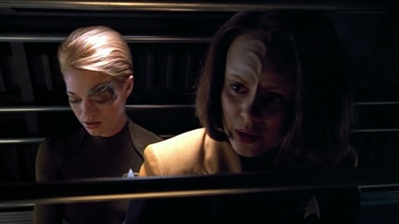 Seven and B’Elanna carry out work in the Jeffries tube Voyager "Scientific Method"